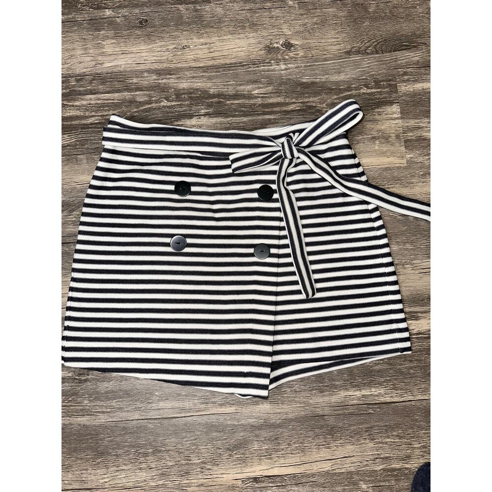 Express Striped Sailor Button Tie Waist Shorts Women’s Size 6 NWT Navy White